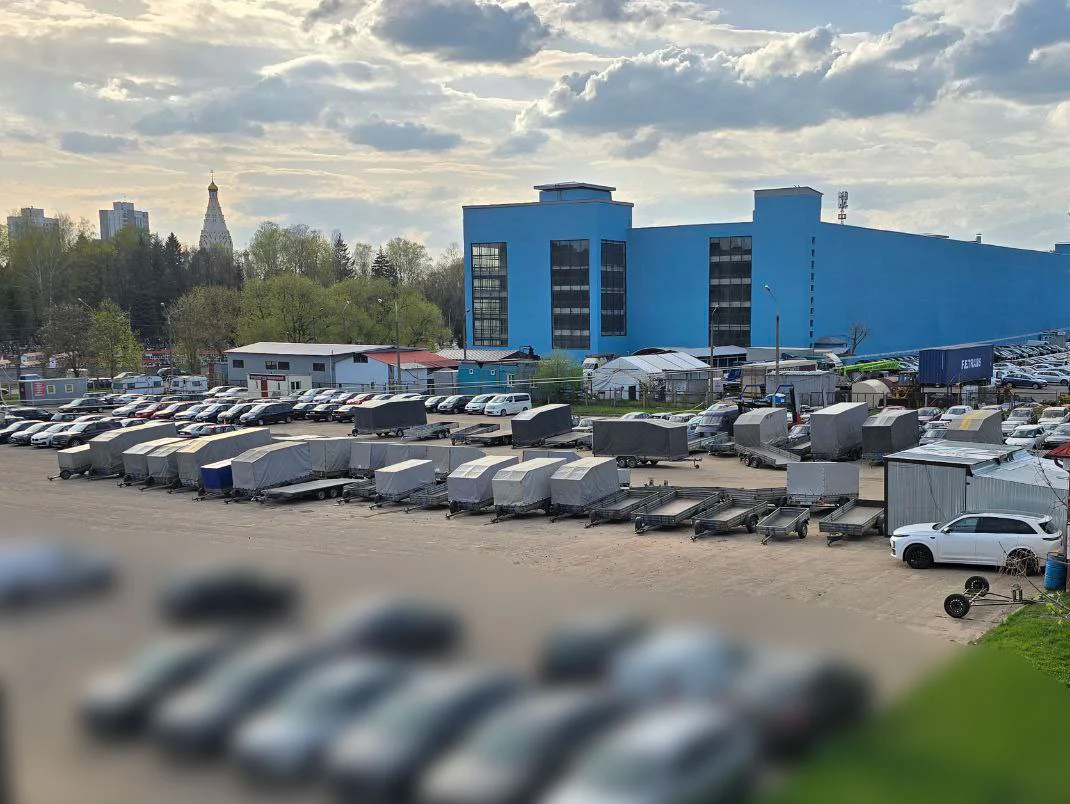 прицеп с тентом в аренду